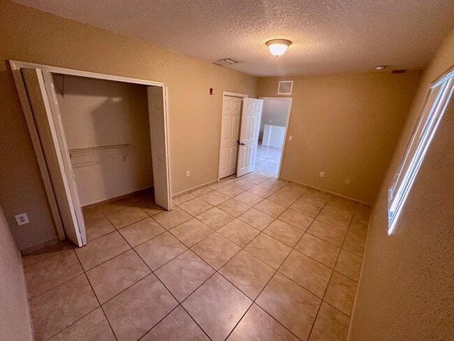 7103 NW 174th Terrace in Hialeah, FL - Building Photo - Building Photo