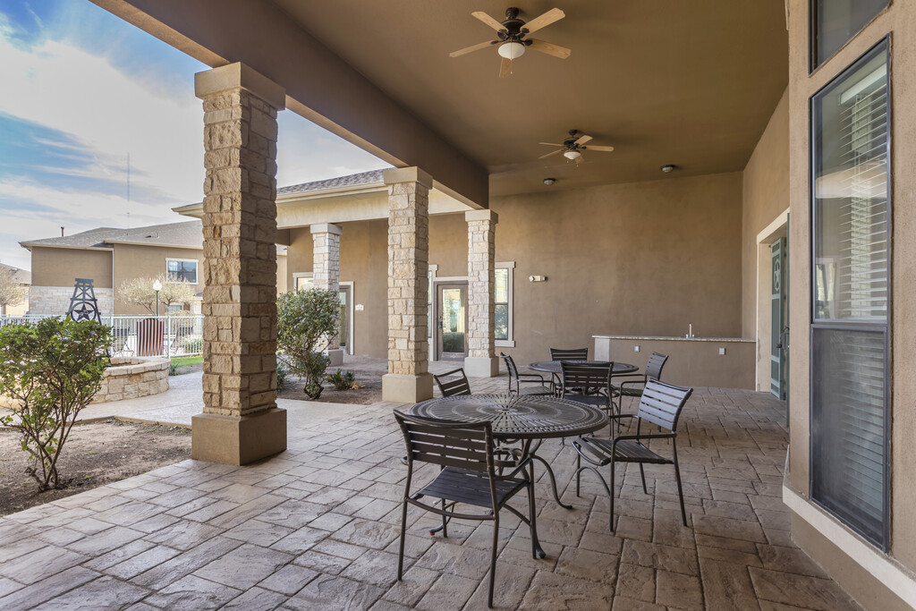 Constellation Ranch Apartments in Midland, TX | ApartmentHomeLiving.com