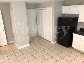 214 N Native Ln in Houston, TX - Building Photo - Building Photo