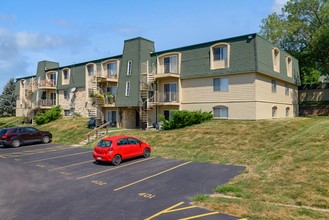 Sherwood Glen in Urbandale, IA - Building Photo - Building Photo