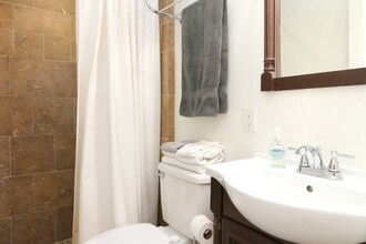 832 Touro St in New Orleans, LA - Building Photo - Building Photo