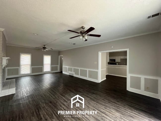 8555 Buckhurst Rd in Memphis, TN - Building Photo - Building Photo