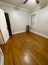 6945 S Calumet Ave, Unit 1N in Chicago, IL - Foto de edificio - Building Photo