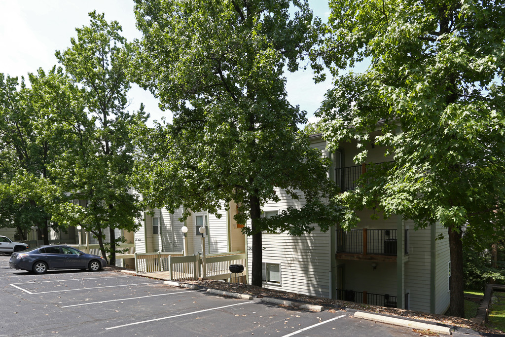 Bent Oak Apartments | Lake St. Louis, MO Apartments For Rent