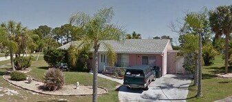 4002 Nekoosa St in North Port, FL - Building Photo