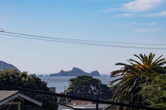 193 Carmel Ave in Pacifica, CA - Building Photo - Building Photo