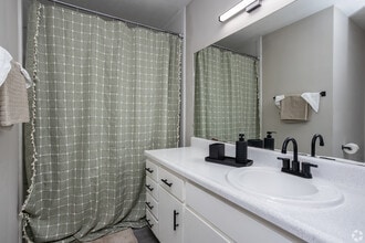 Southridge in Griffin, GA - Building Photo - Building Photo