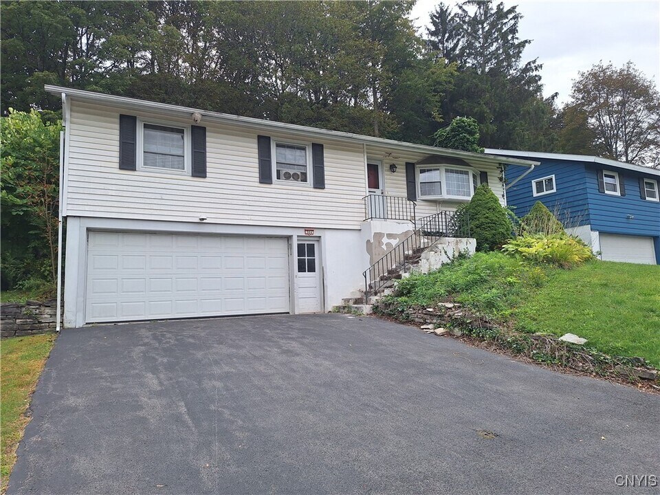 504 Hillsboro Pkwy in Syracuse, NY - Building Photo