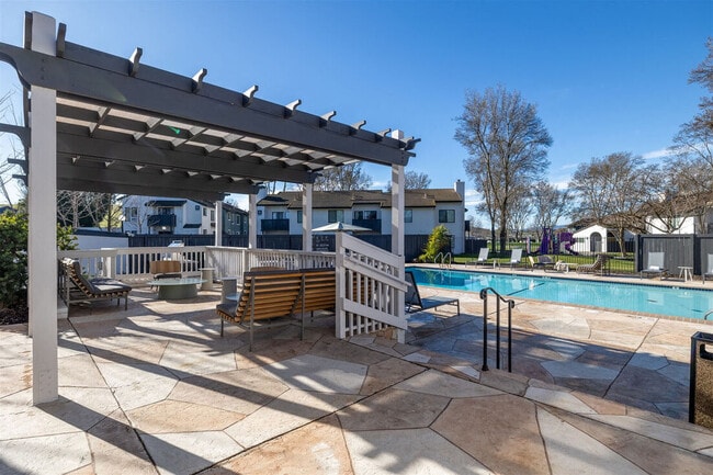 Diablo Vista Apartments in Livermore, CA - Foto de edificio - Building Photo