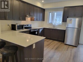 1695 Dersan St in Pickering, ON - Building Photo - Building Photo