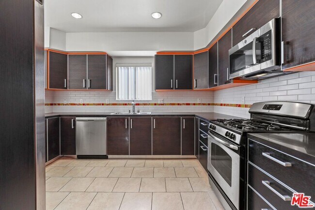 1331 Amherst Ave in Los Angeles, CA - Building Photo - Building Photo