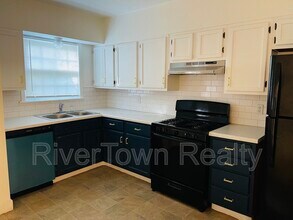 3560 Poplar Ave in Memphis, TN - Building Photo - Building Photo