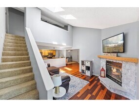 12024 W Cross Dr, Unit 206 in Littleton, CO - Foto de edificio - Building Photo