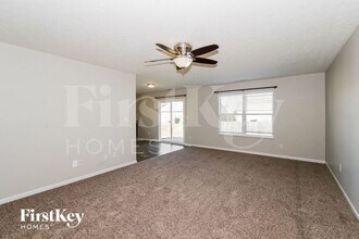 582 Cross Wind Dr in Greenwood, IN - Building Photo - Building Photo