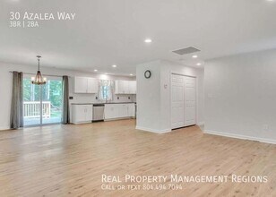 30 Azalea Way in Colonial Beach, VA - Building Photo - Building Photo