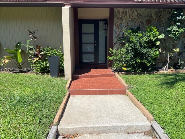 5002 Sheridan St in Hollywood, FL - Building Photo - Building Photo