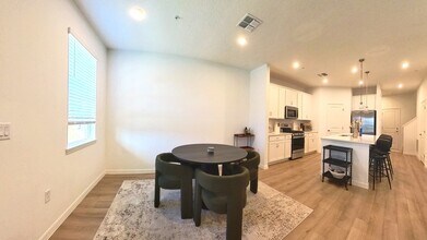 554 Orient Ave in Debary, FL - Building Photo - Building Photo