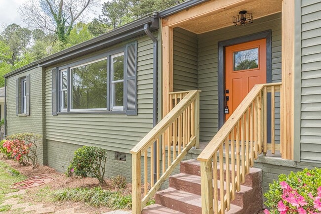 525 Rosemont Dr in Decatur, GA - Building Photo - Building Photo