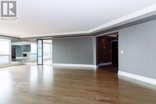 10-2210 Bellair St in Toronto, ON - Building Photo - Building Photo