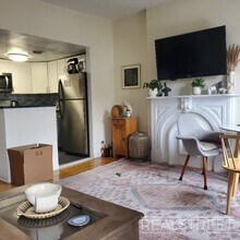 Charming 2BR with loads of sunlight in North Park Slope, Unit 4 in Brooklyn, NY - Building Photo - Building Photo