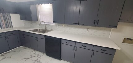 513 Bedford Dr in Richardson, TX - Foto de edificio - Building Photo