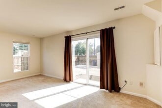 4831 Green Duck Ln in Fairfax, VA - Building Photo - Building Photo