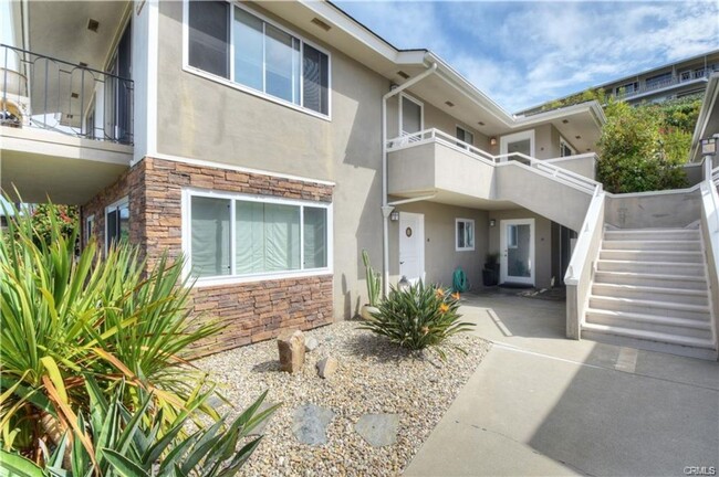 21641 Wesley Dr in Laguna Beach, CA - Building Photo - Building Photo