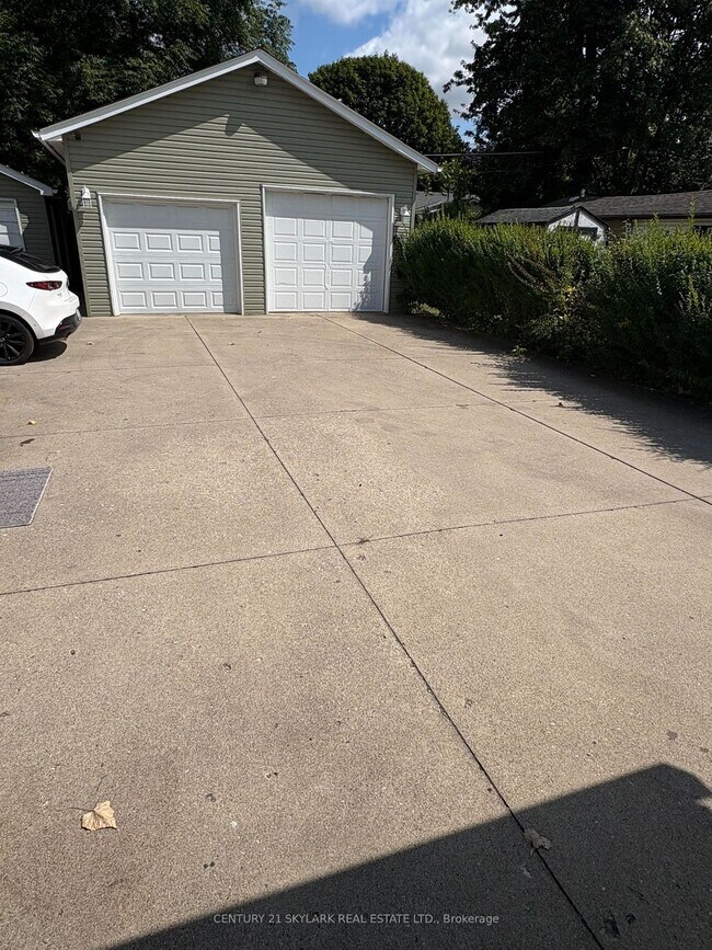 122 Boullee St in London, ON - Building Photo - Building Photo