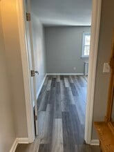 24 Don Bosco Ave, Unit Unit #2 in Paterson, NJ - Foto de edificio - Building Photo