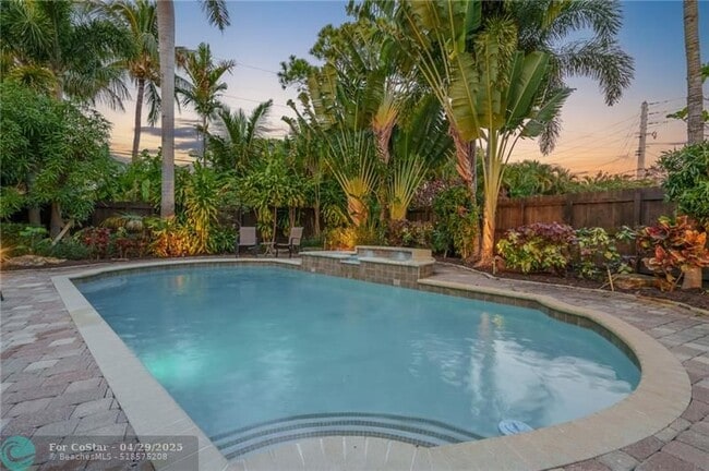 425 NE 25th St in Wilton Manors, FL - Building Photo - Building Photo