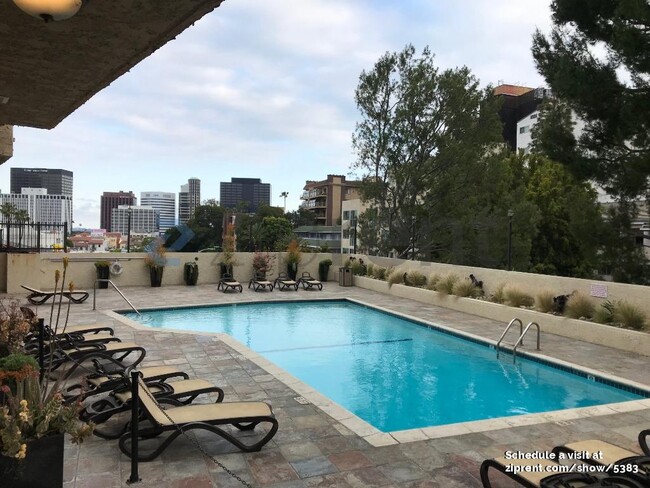 10982 Roebling Ave in Los Angeles, CA - Building Photo - Building Photo