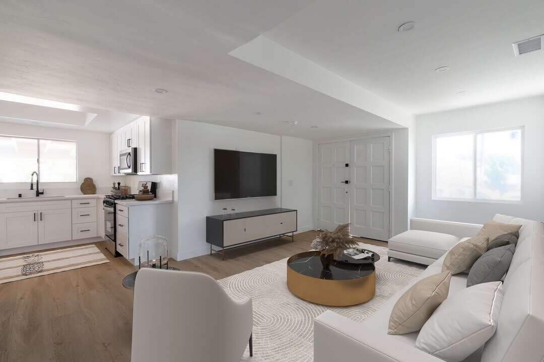 6702 Saranac St in San Diego, CA - Building Photo