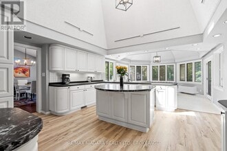 290 Lakeshore Rd in Fort Erie, ON - Building Photo - Building Photo