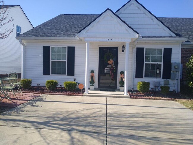 property at 1811 Lauren Ln