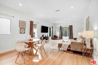 434 N Ogden Dr in Los Angeles, CA - Foto de edificio - Building Photo