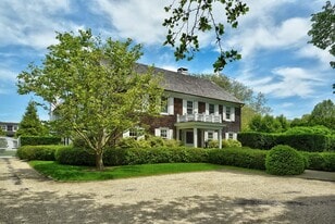 10 Jones Rd in East Hampton, NY - Building Photo
