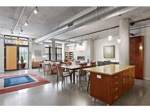 200 Park Ave-Unit -102 in Minneapolis, MN - Building Photo - Building Photo