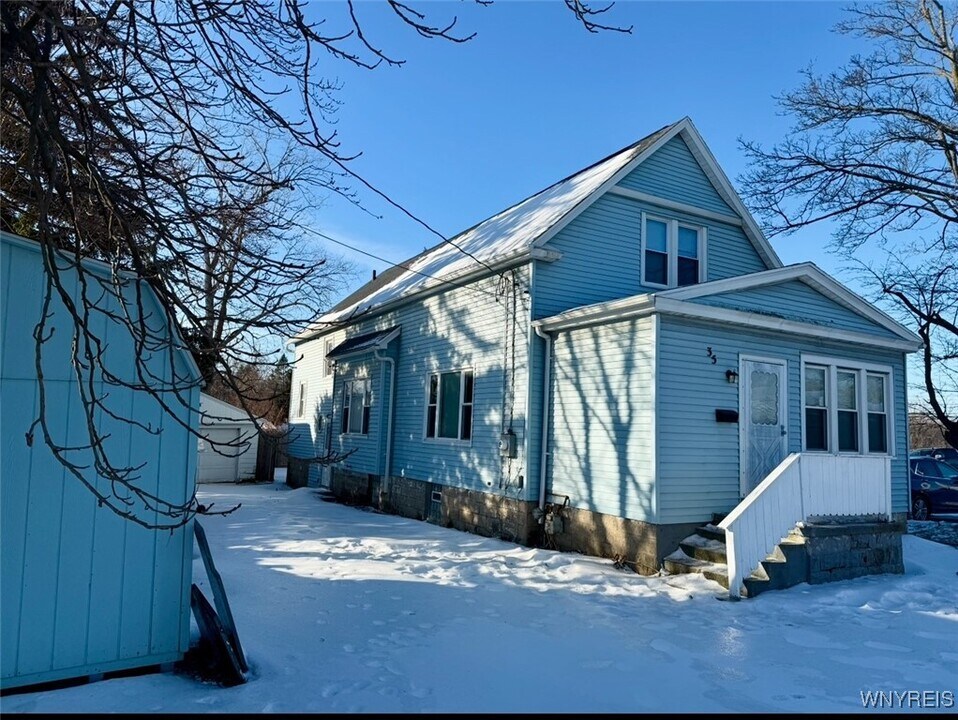 35 French in Buffalo, NY - Building Photo