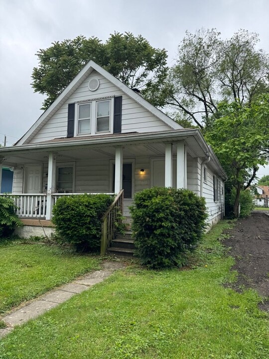 910 N Ewing St in Indianapolis, IN - Building Photo