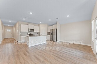 1428 Redwood Crk in Seguin, TX - Building Photo - Building Photo