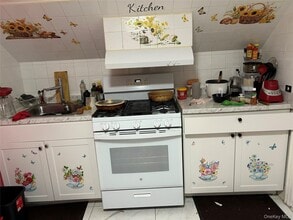 11 Sherman St in Spring Valley, NY - Building Photo - Building Photo