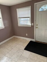 11 Ocean Ave in Warwick, RI - Building Photo - Building Photo