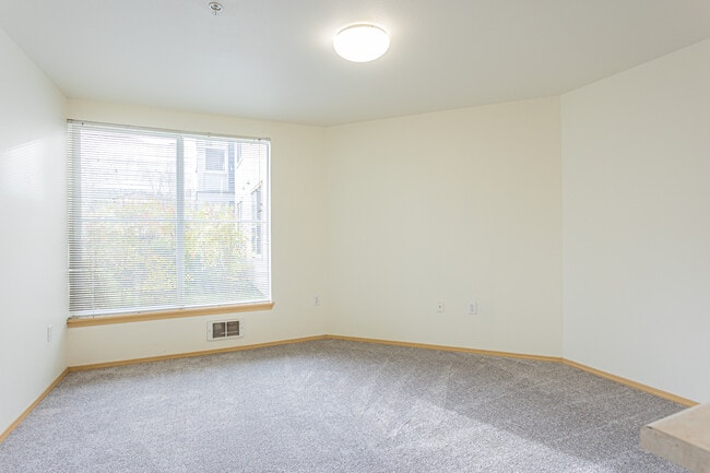 Esperanza - 55+ Affordable Senior Housing in Seattle, WA - Building Photo - Interior Photo