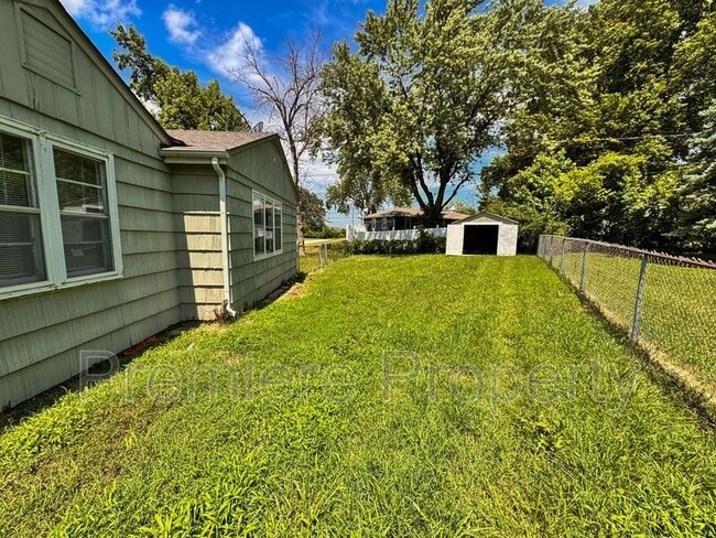 4433 Sterling Ave in Kansas City, MO - Building Photo - Building Photo