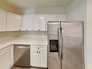 115 Woodmere Square NW in Atlanta, GA - Building Photo - Building Photo