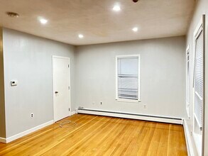 318 Granite St in Quincy, MA - Building Photo - Building Photo