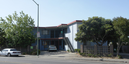 5611 Bancroft Ave in Oakland, CA - Building Photo - Building Photo