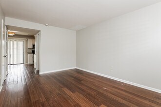 1317 Mathis Ferry Rd in Mount Pleasant, SC - Building Photo - Building Photo