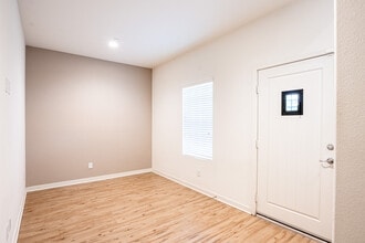 3556 W Savanna St in Anaheim, CA - Building Photo - Building Photo