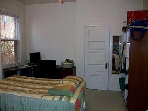 708 S Negley Ave, Unit 4 in Pittsburgh, PA - Foto de edificio - Building Photo